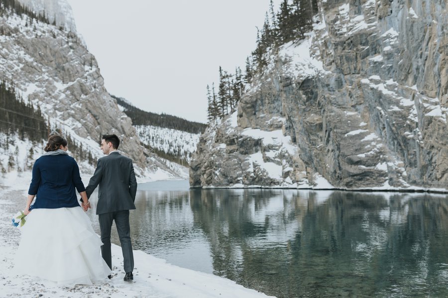 Canmore wedding photographers portraits mountains winter 