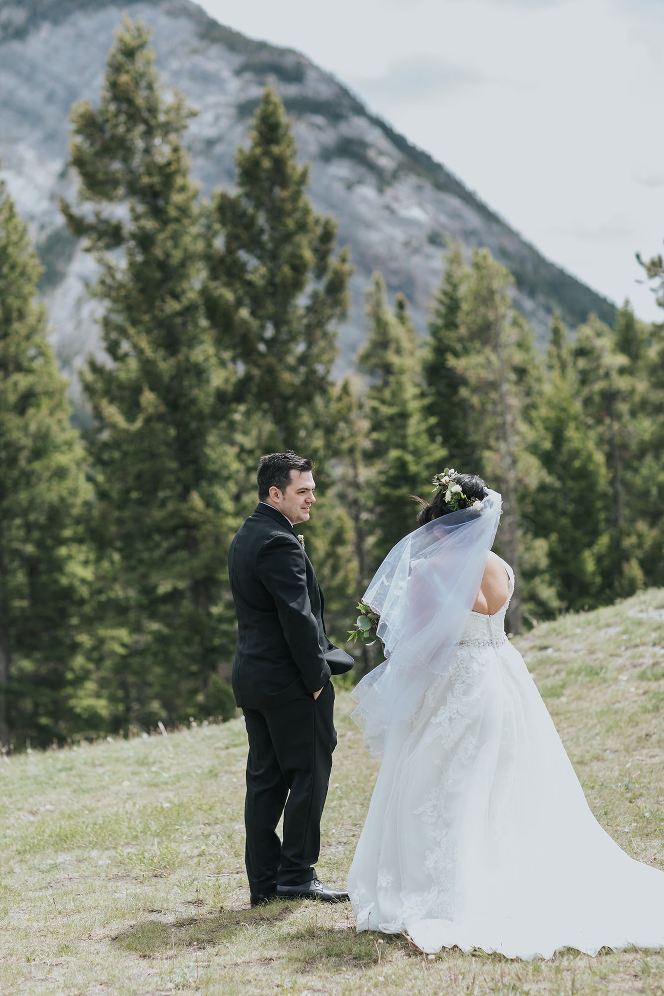Buffalo Mountain Meadow wedding first look