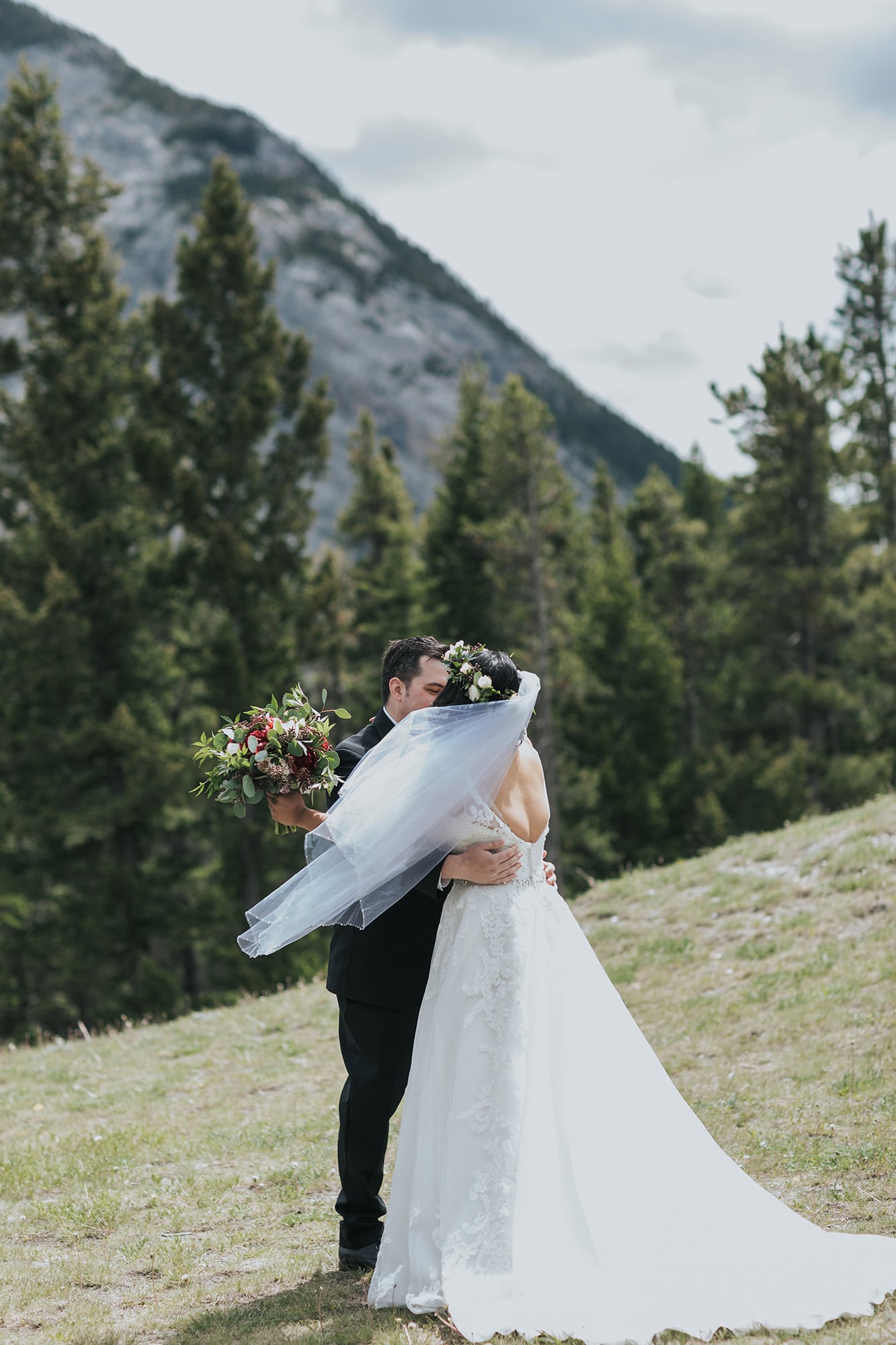 Buffalo Mountain Meadow wedding first look