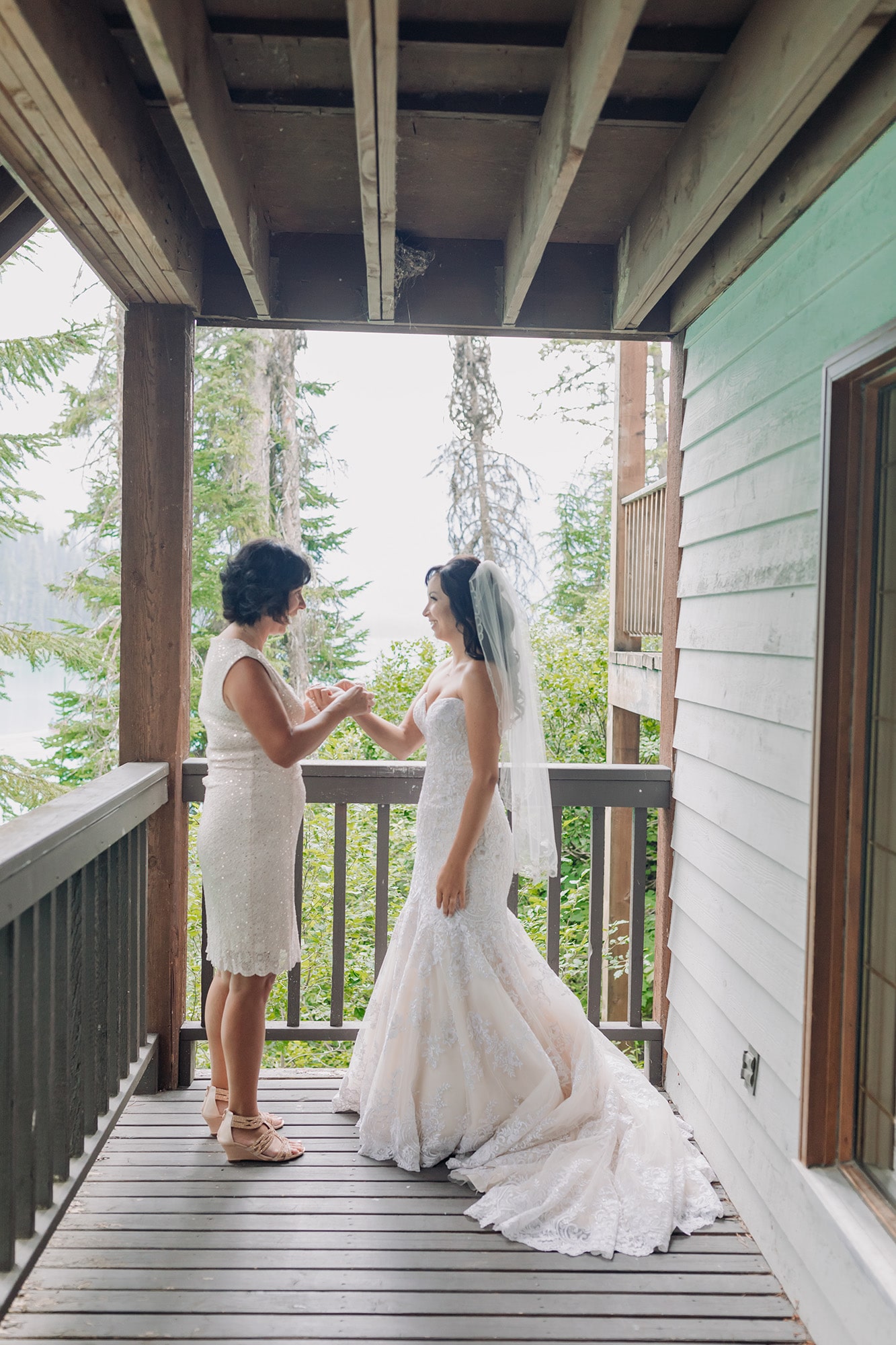 Emerald Lake Lodge Wedding Photos getting ready