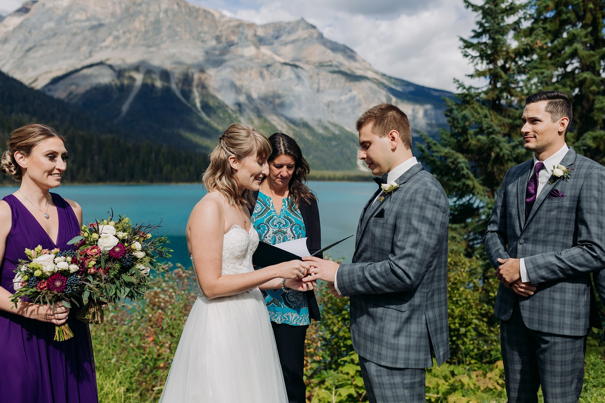 emerald lake autumn wedding outdoor ceremony at viewpoint