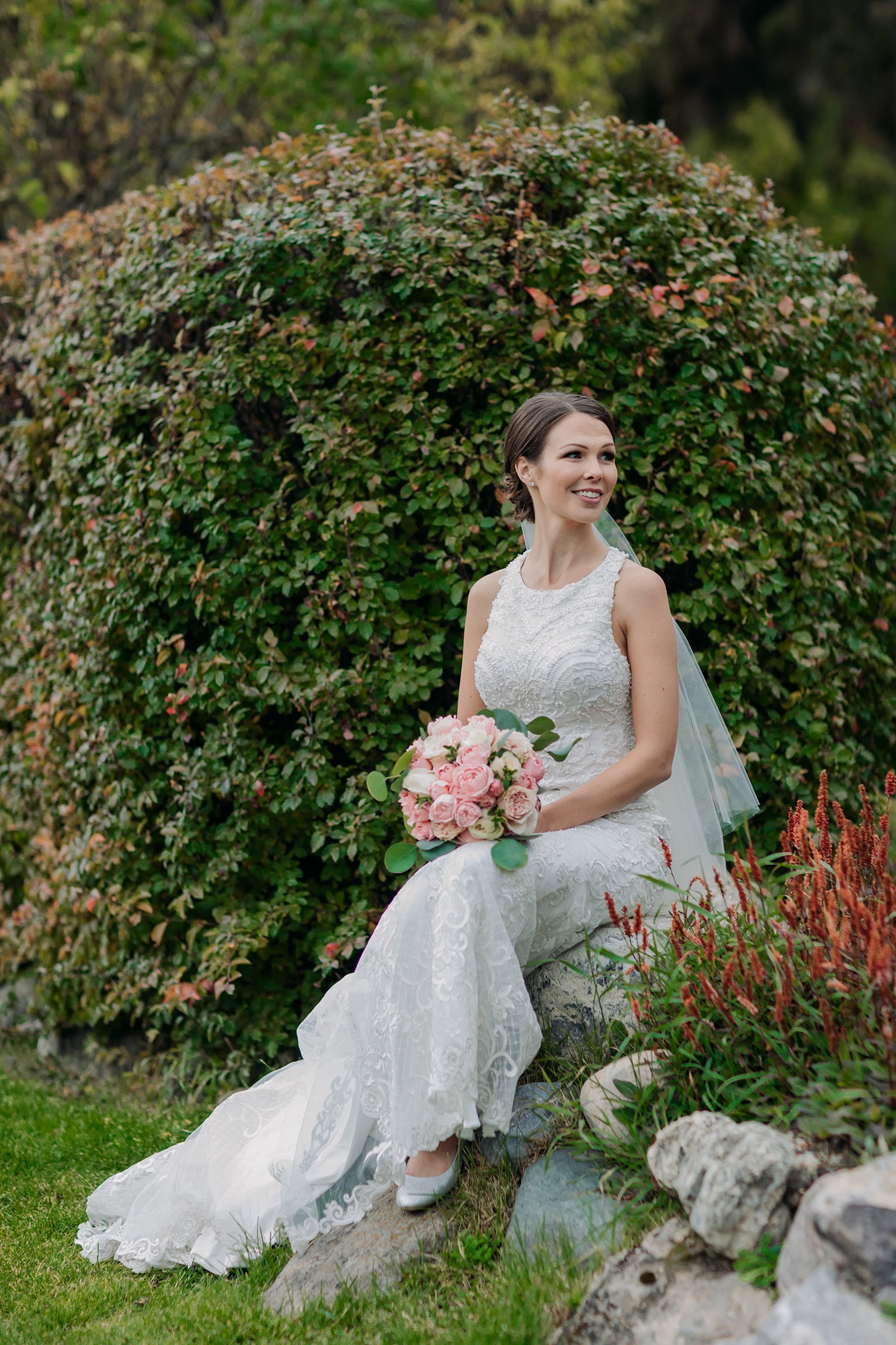 intimate banff wedding bride in Cascade gardens