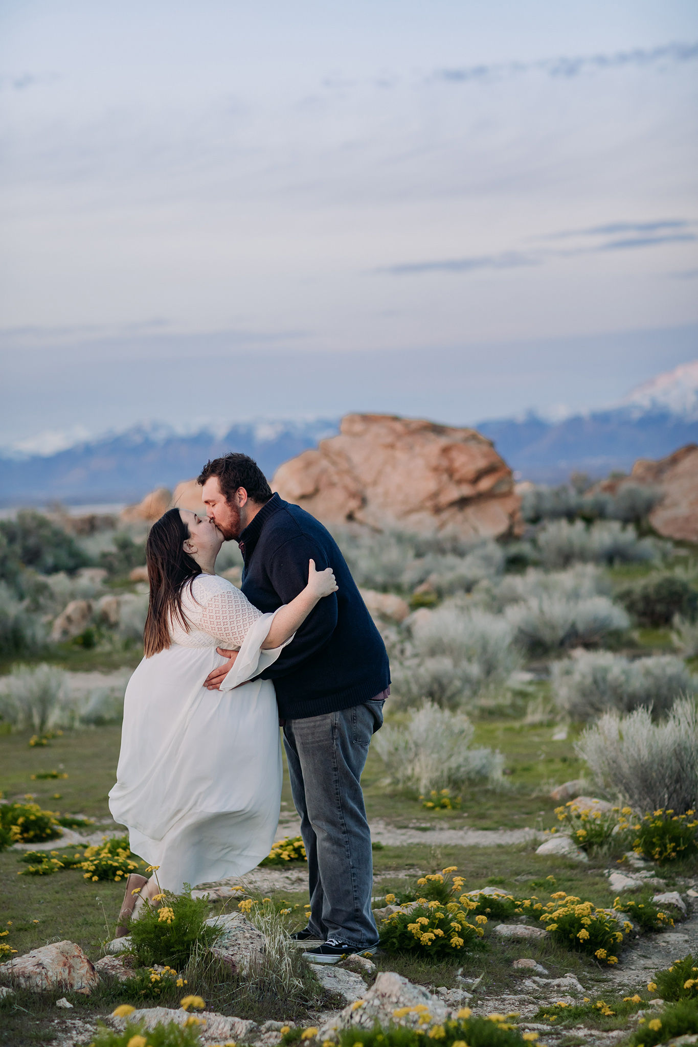 Breathtaking Buffalo Point Utah couples portraits in Spring. Exploring Utah with ENV Photography.