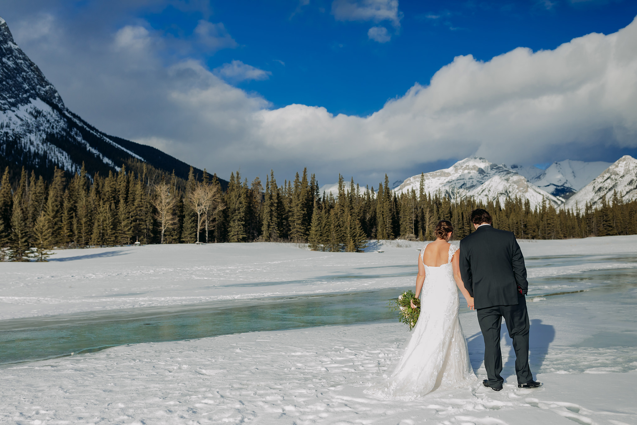 Cascade Ponds Elopement in Banff National Park. Winter mountain wedding photos by Banff Elopement Photographer ENV Photography
