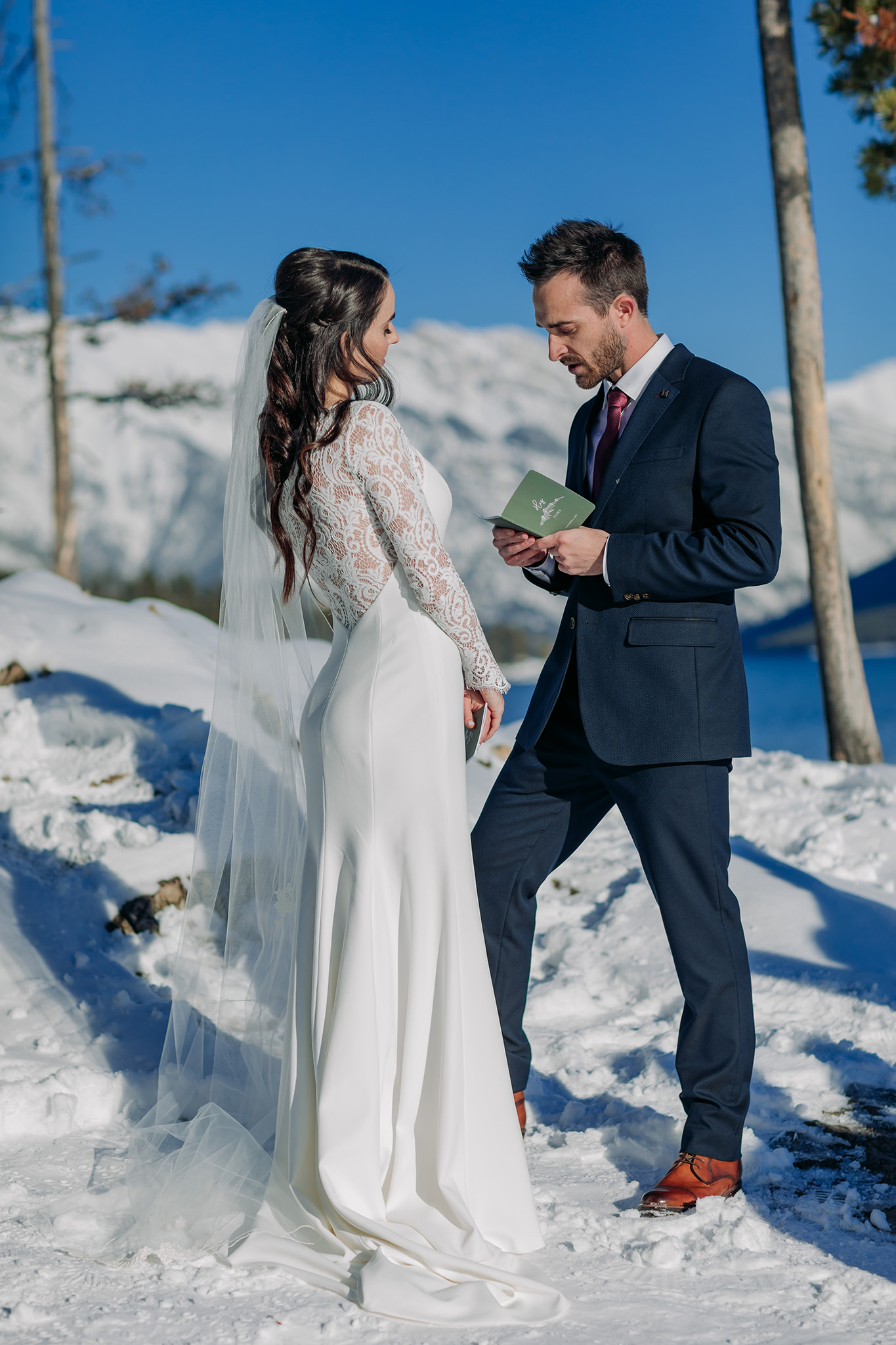 Lake Minnewanka Winter wedding in Banff with outdoor ceremony