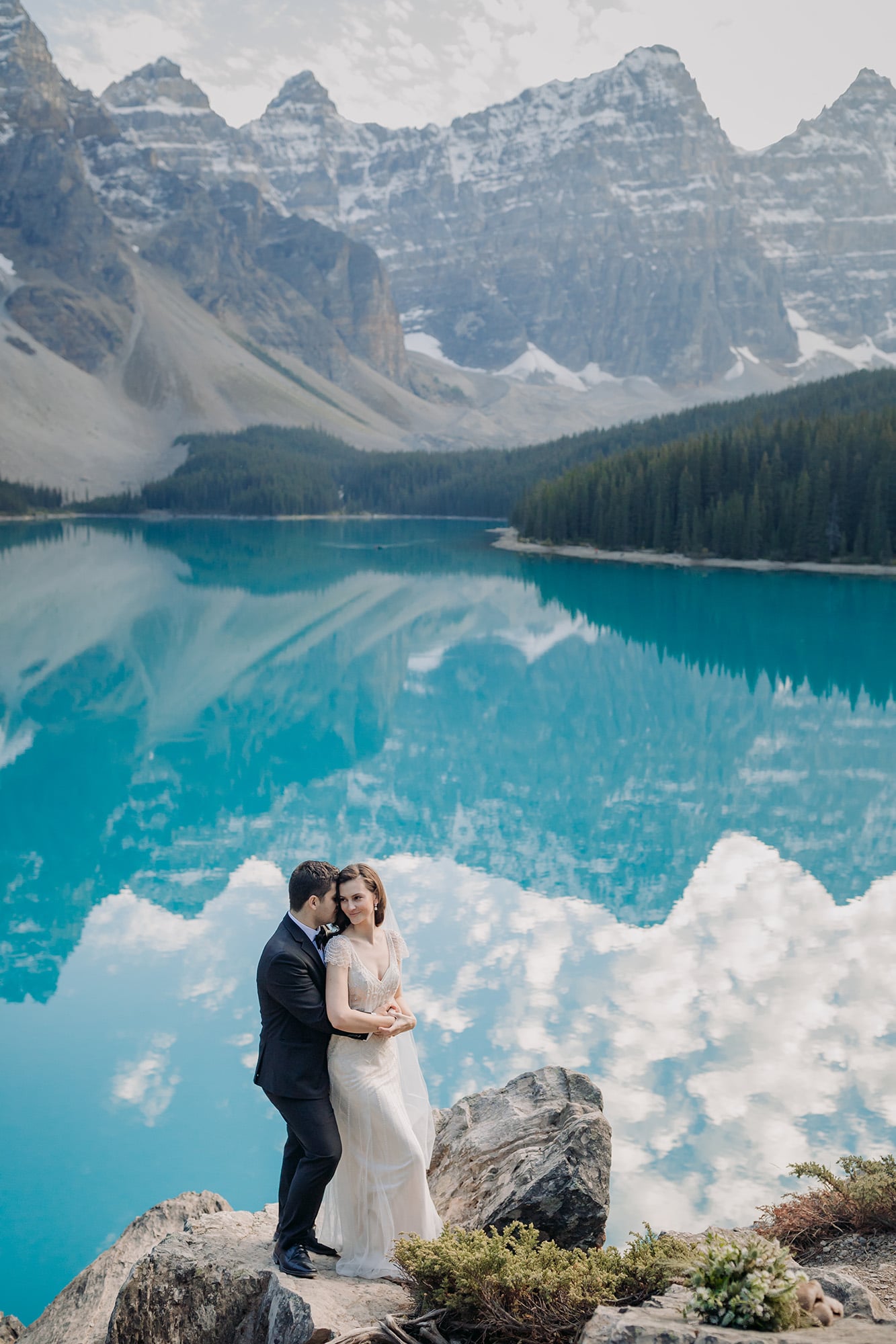 5 Tips for Planning your Dream Mountain Elopement Moraine Lake elopement summer wedding photography