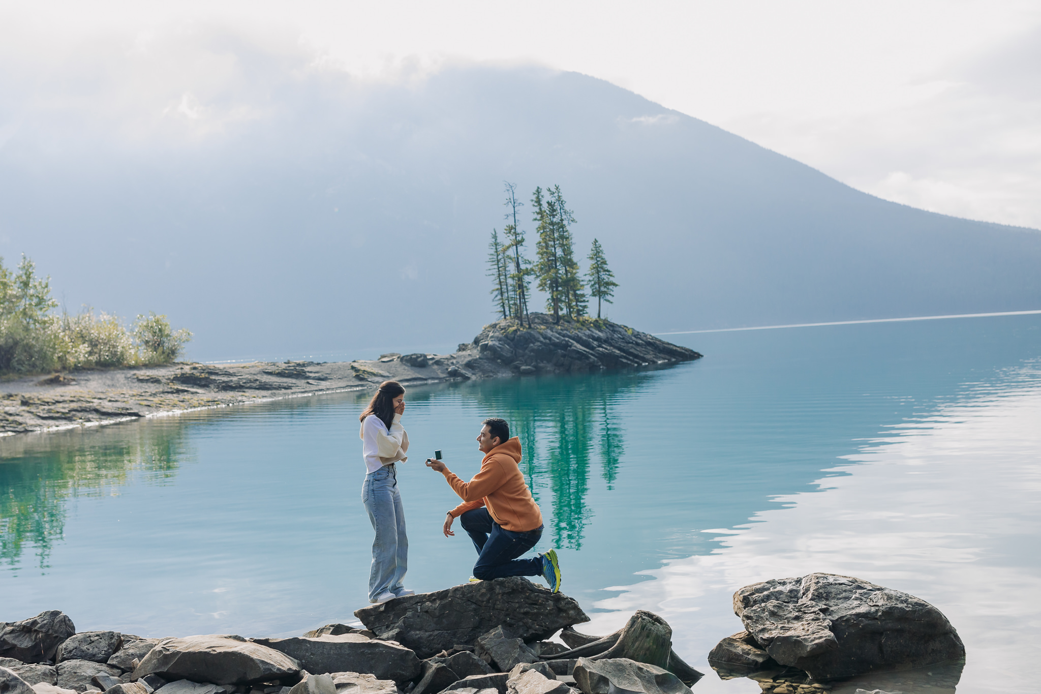 proposing in Banff national Park - Surprise Proposal Photographer & Proposal Guide